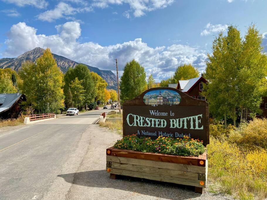 クレスティド・ビュートMt Cb Mountain Side With King Bed, Hot Tub, Pool & Kitchen!アパートメント エクステリア 写真