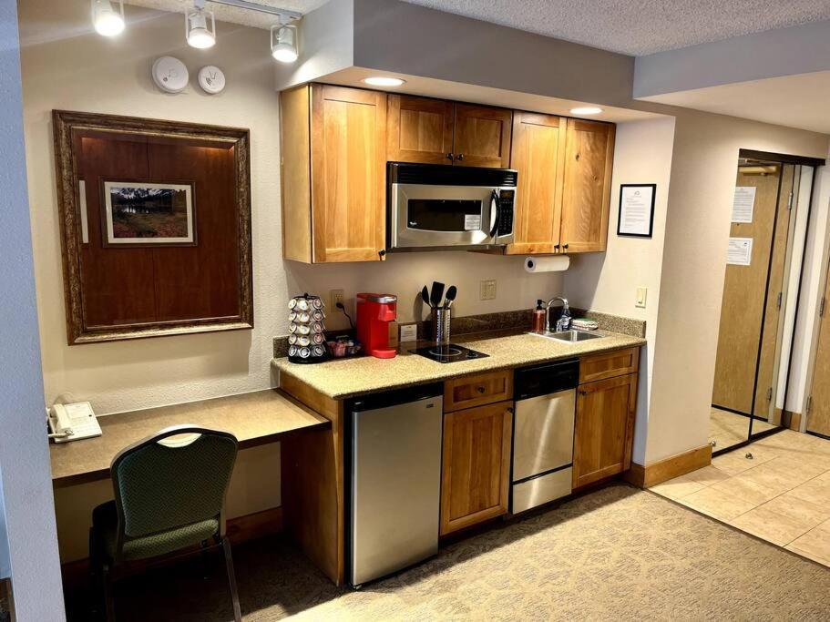 クレスティド・ビュートMt Cb Mountain Side With King Bed, Hot Tub, Pool & Kitchen!アパートメント エクステリア 写真