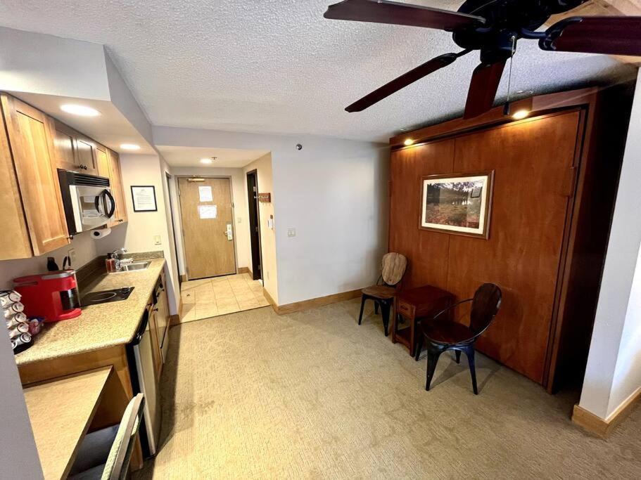 クレスティド・ビュートMt Cb Mountain Side With King Bed, Hot Tub, Pool & Kitchen!アパートメント エクステリア 写真
