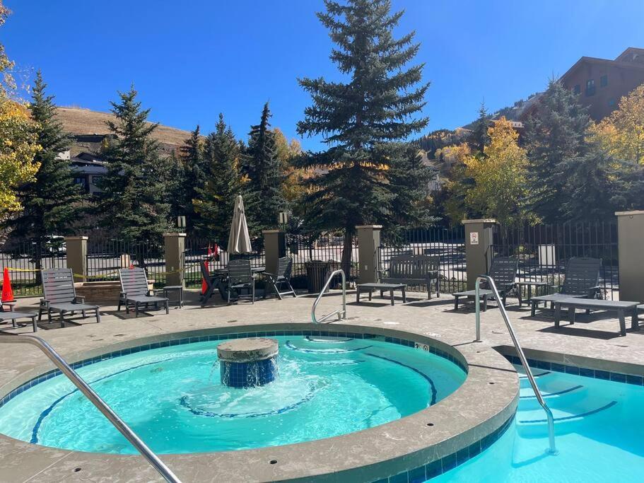 クレスティド・ビュートMt Cb Mountain Side With King Bed, Hot Tub, Pool & Kitchen!アパートメント エクステリア 写真