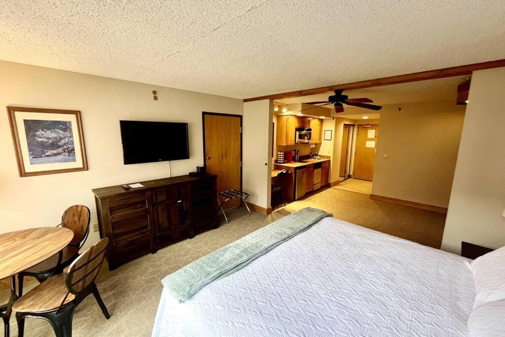 クレスティド・ビュートMt Cb Mountain Side With King Bed, Hot Tub, Pool & Kitchen!アパートメント エクステリア 写真