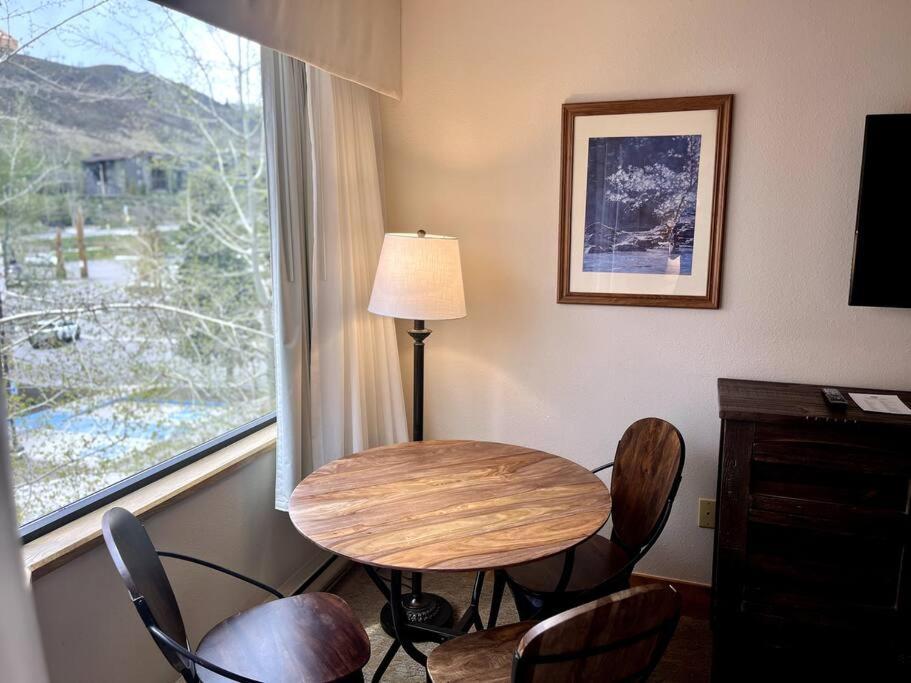 クレスティド・ビュートMt Cb Mountain Side With King Bed, Hot Tub, Pool & Kitchen!アパートメント エクステリア 写真