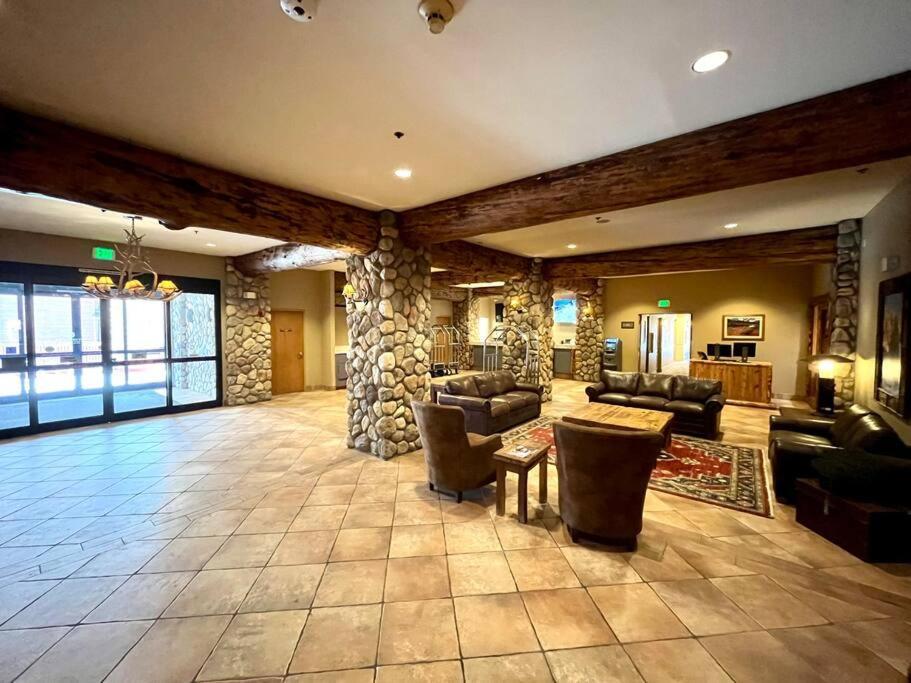 クレスティド・ビュートMt Cb Mountain Side With King Bed, Hot Tub, Pool & Kitchen!アパートメント エクステリア 写真